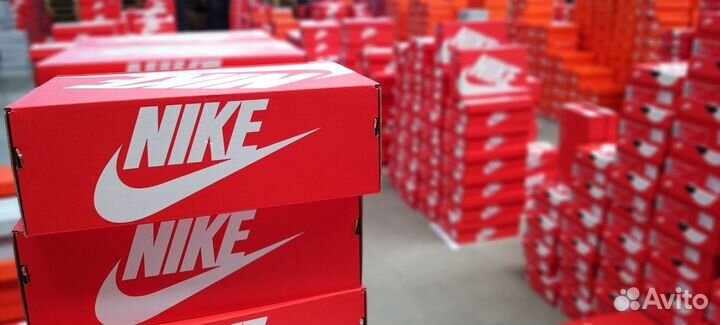 Упаковщик спортивной обуви вахтой в Москве