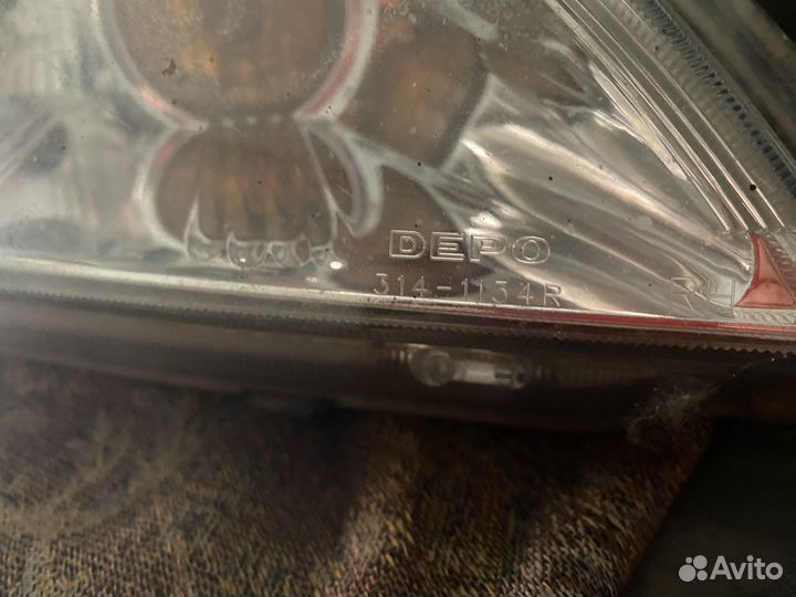 Фара правая на mitsubishi lancer 9