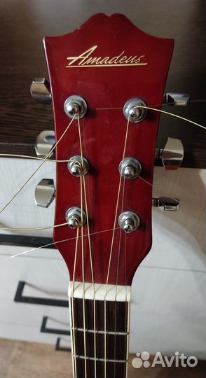 Электро-акустическая гитара