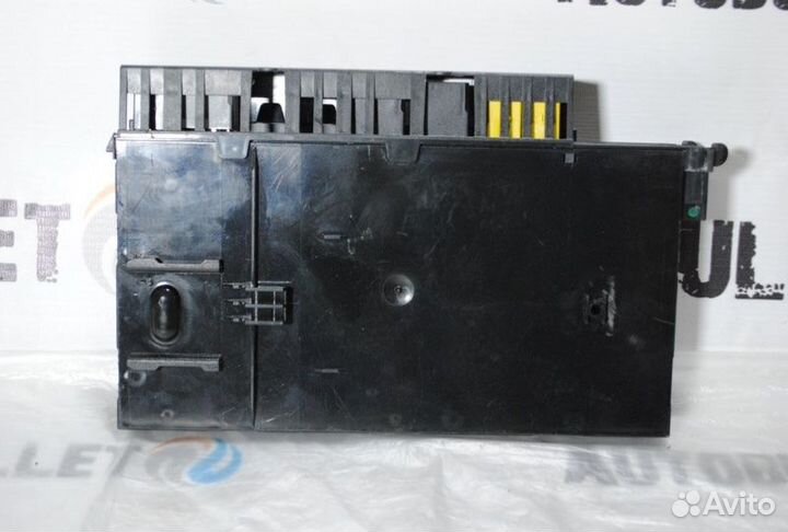 Блок предохранителей салонный Mercedes E W211 Е30