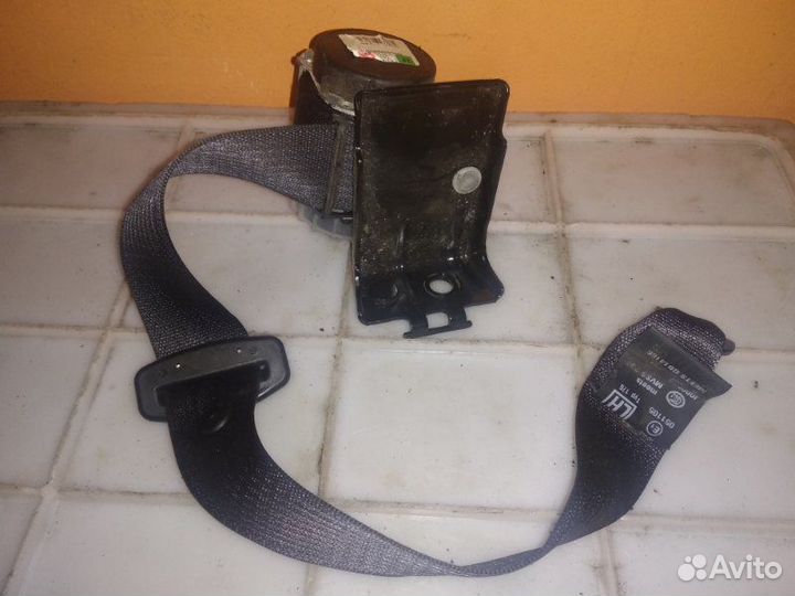 Ремень безопасности задний левый Opel Astra P10