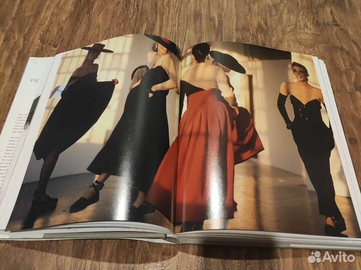 Книга Perry Ellis: An American Original