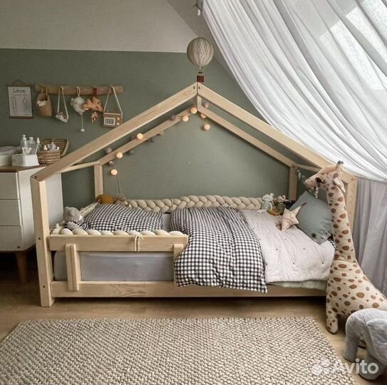 Детская кровать домик