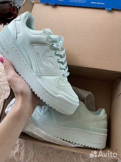 Кроссовки adidas forum bold