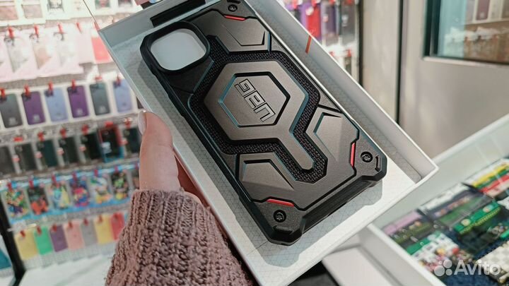 Чехол UAG Monarch Pro для iPhone 15 Plus кевлар