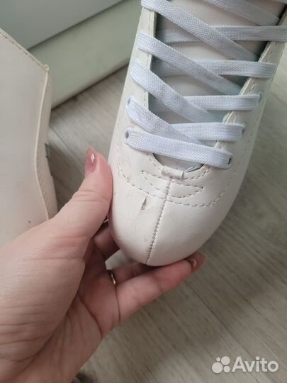 Коньки фигурные р.35