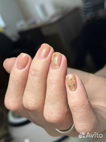 Модель на маникюр