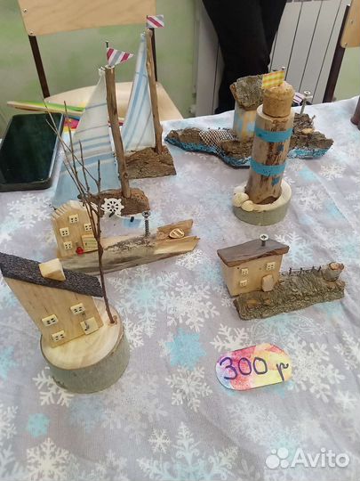 Дрифтвуд домик, маяк, парусная яхта