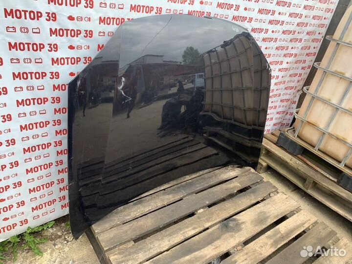 Капот Volkswagen Golf 2007