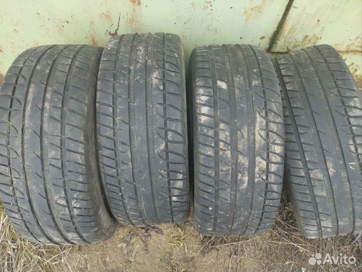 Tigar High Performance 215/45 R16