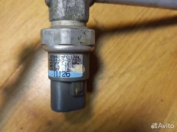 Трубка кондиционера на Субару Трибека 08г.в