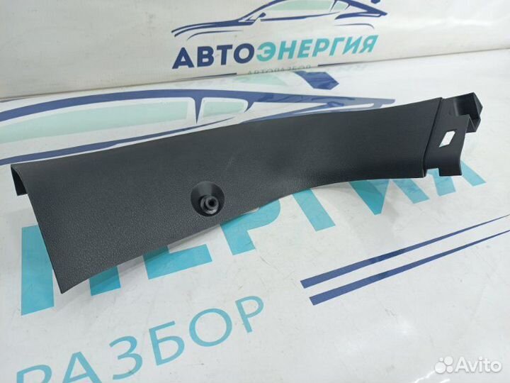 Обшивка крышки багажника задняя правая Geely