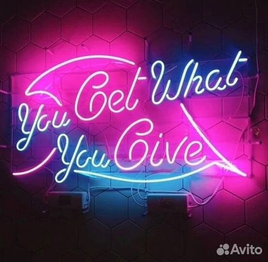 Неоновая вывеска