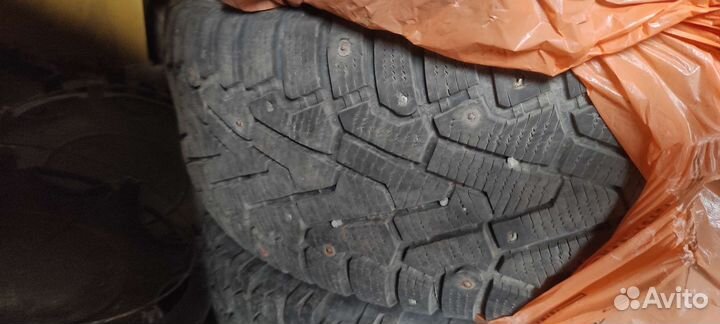 Pirelli Ice Zero 235/65 R17