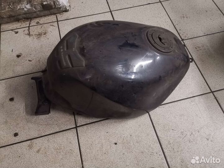 Бак топливный Kawasaki ZZR 400 1