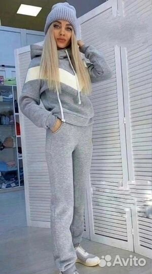 Спортивный костюм женский