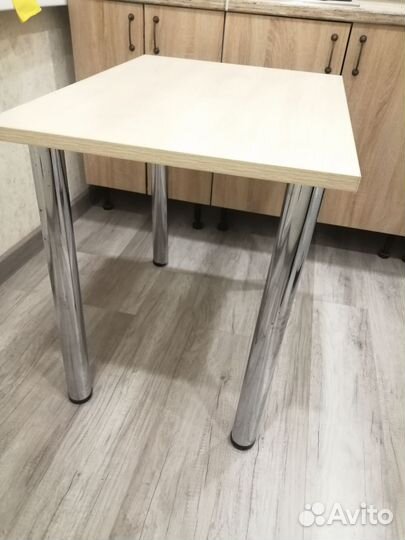 Кухонный стол