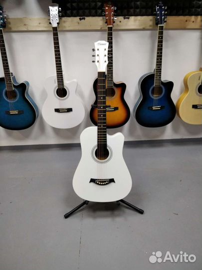 Акустическая гитара