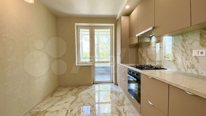 2-к. квартира, 64 м², 3/3 эт.