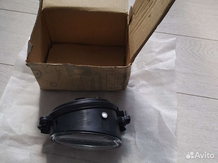 Фара противотуманная (правая) Mercedes Benz