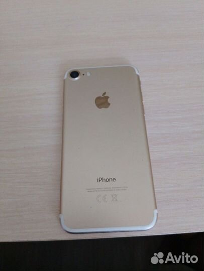 Телефон iPhone 7