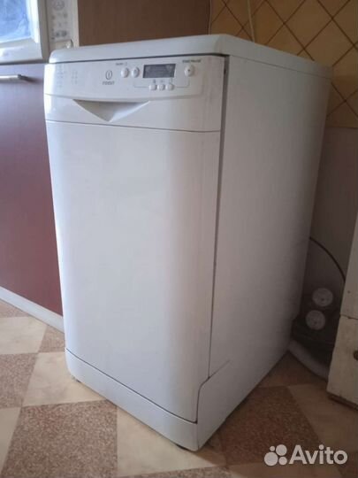 Посудомоечная машина Indesit dsg 5737