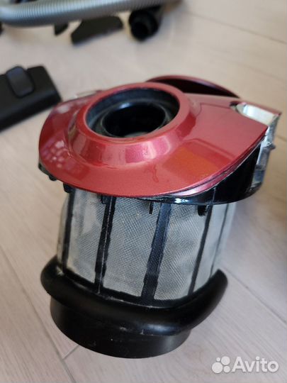 Пылесос Shivaki SVC-1747R