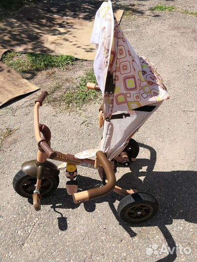 Детский трехколесный велосипед с ручкой