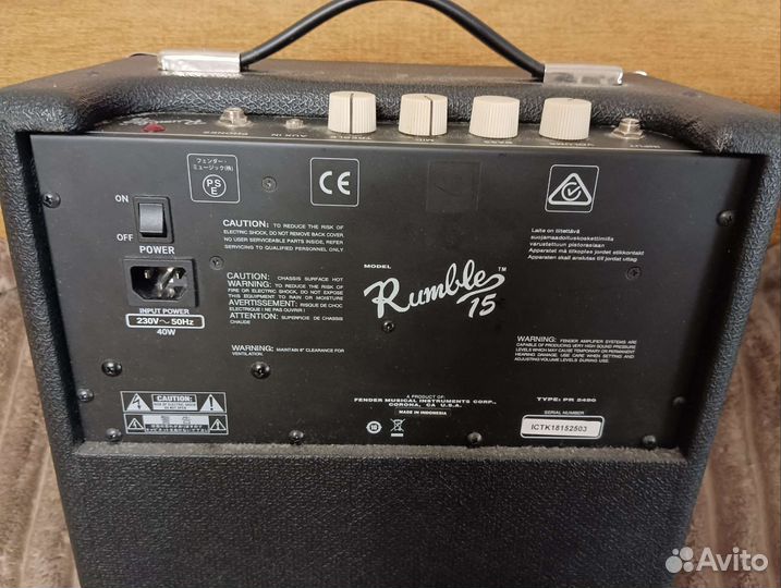 Басовый комбик Fender Rumble 15