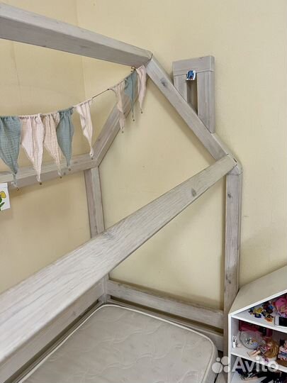 Кровать домик с матрасом