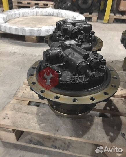 Мотор хода ZX160LCT 4447928