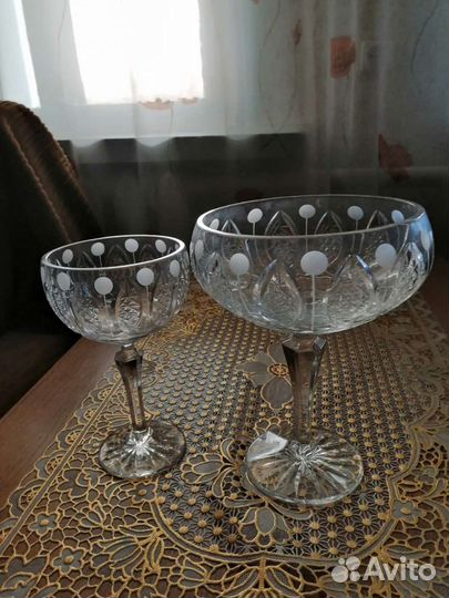Хрустальная конфетница на ножке и салатница