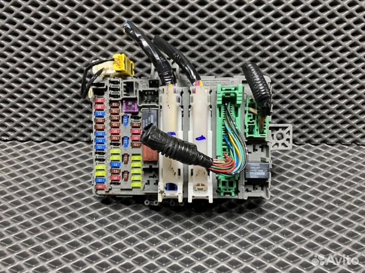 Блок предохранителей салона Honda Civic FK2(5Д)