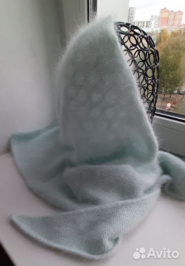 Вязаная косынка из пряжи пух норки