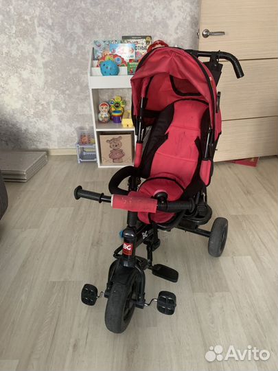 Детский велосипед трехколесный с ручкой