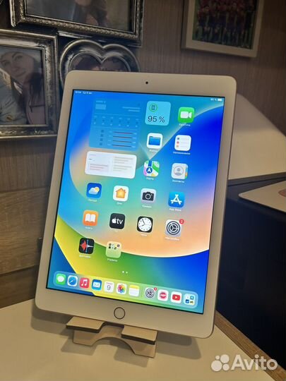 Планшет Apple iPad 2018 9.7