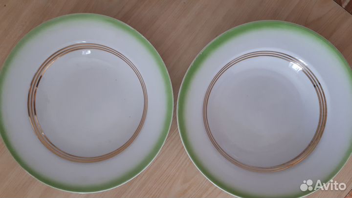 Набор тарелок и чайные пары