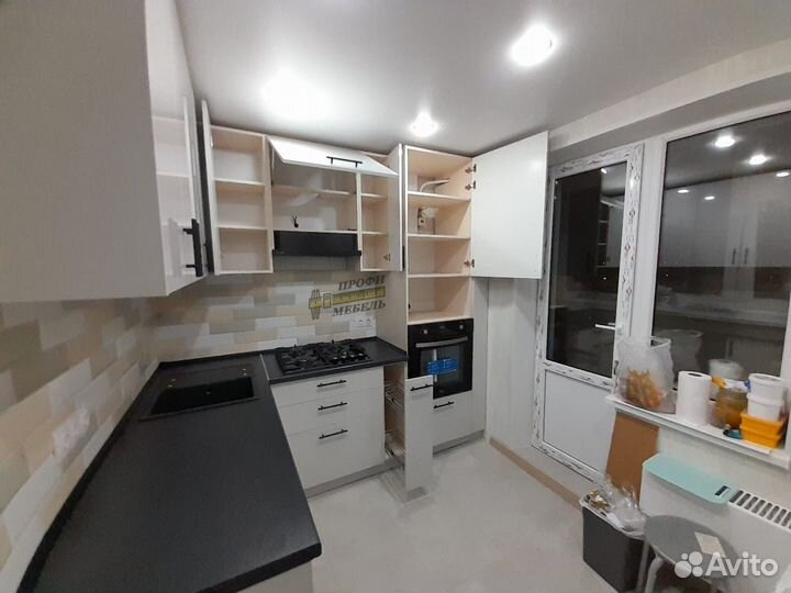 Кухня угловая с мойкой