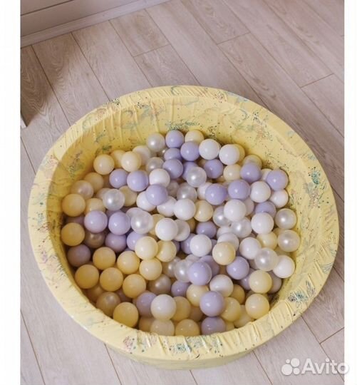 Сухой бассейн с шариками