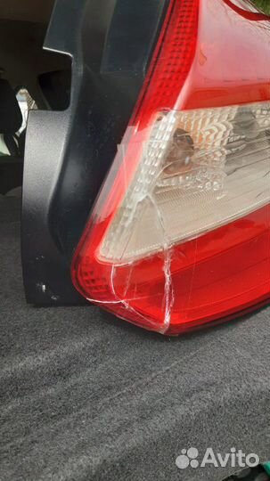 Задний правый + левый Фонарь Форд фокус 3