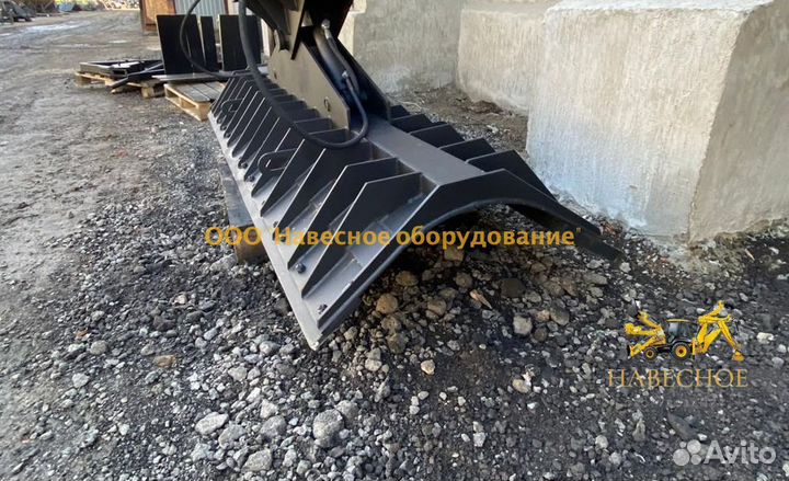 Усиленный отвал на фронтальный погрузчик Hyundai