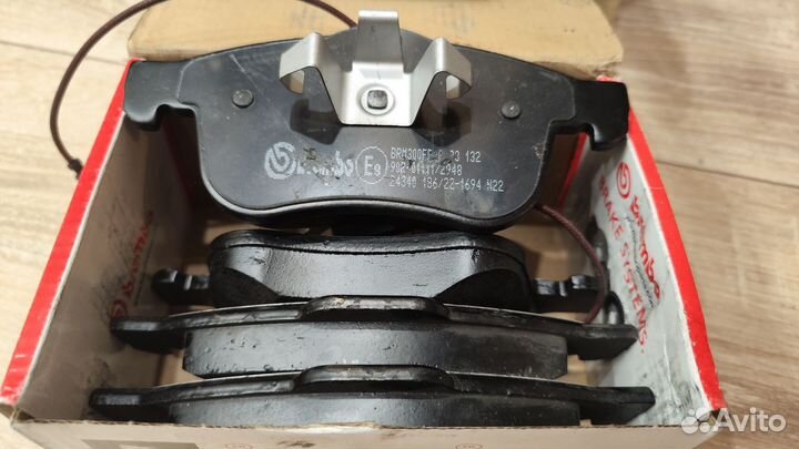 Передние тормозные диски и колодки Brembo