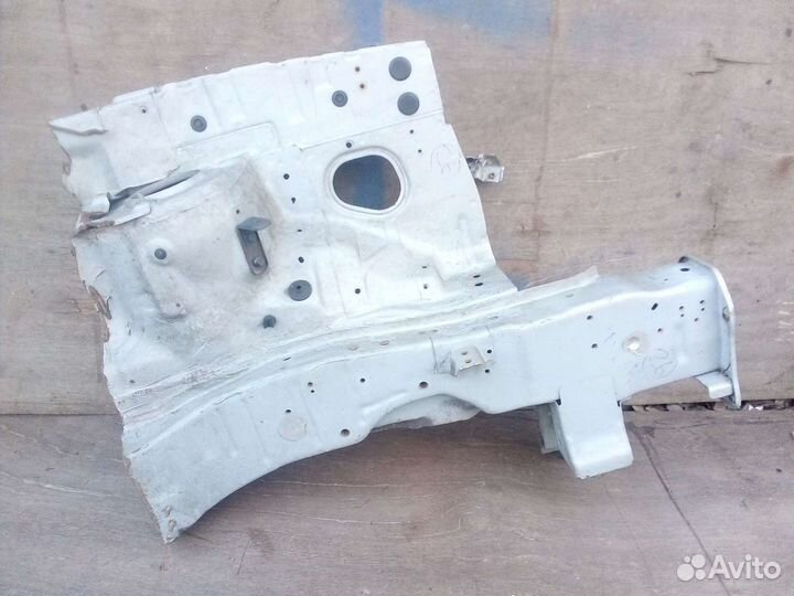 Hyundai Tucson Лонжерон левый