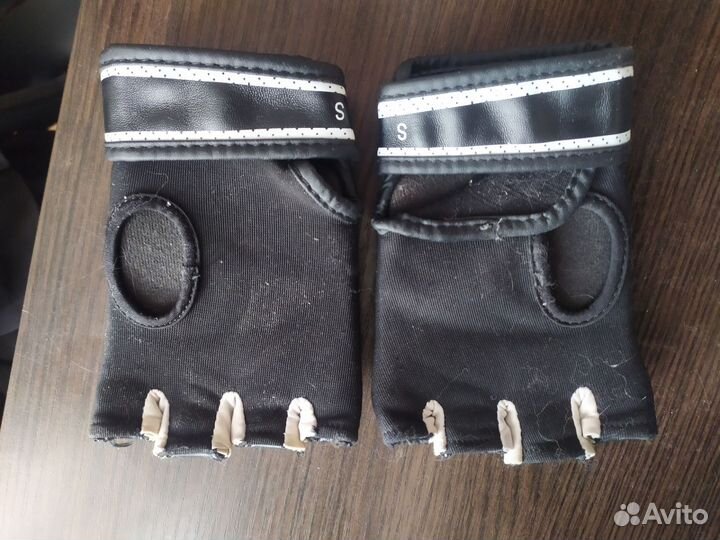 Перчатки для единоборств