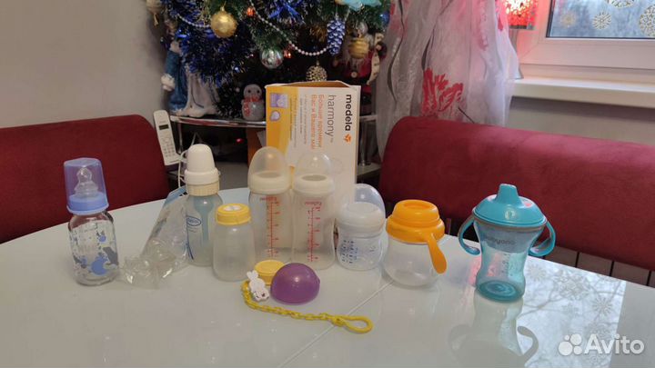 Молокоотсос medela, бутылочки, поильники