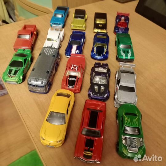 Hot wheels машинки