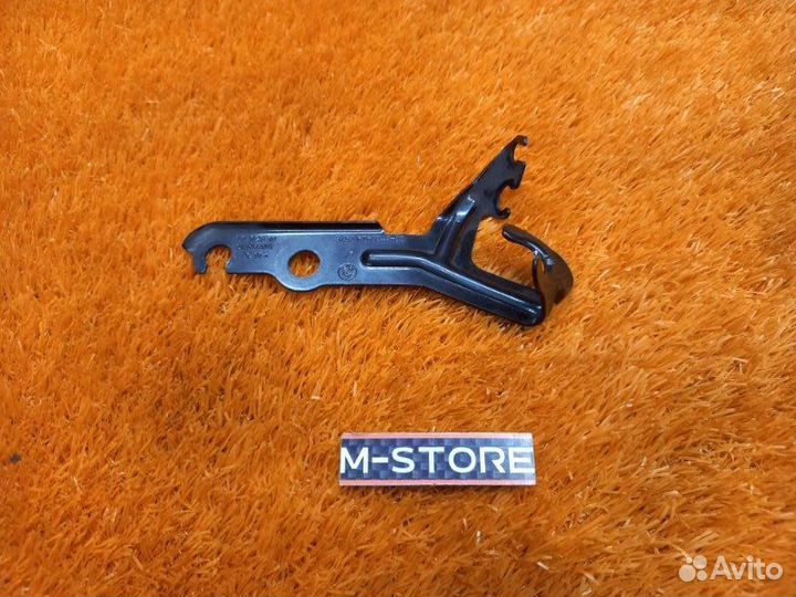 Кронштейн датчик abs передний левый Bmw 5-Series