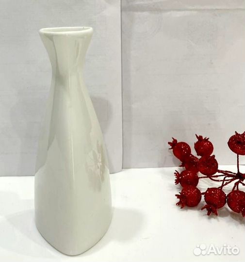 Фарфоровпя вазочка. Винтаж. Китай 14 см