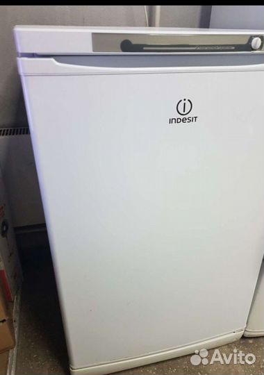 Морозильная камера Indesit SFR100.001