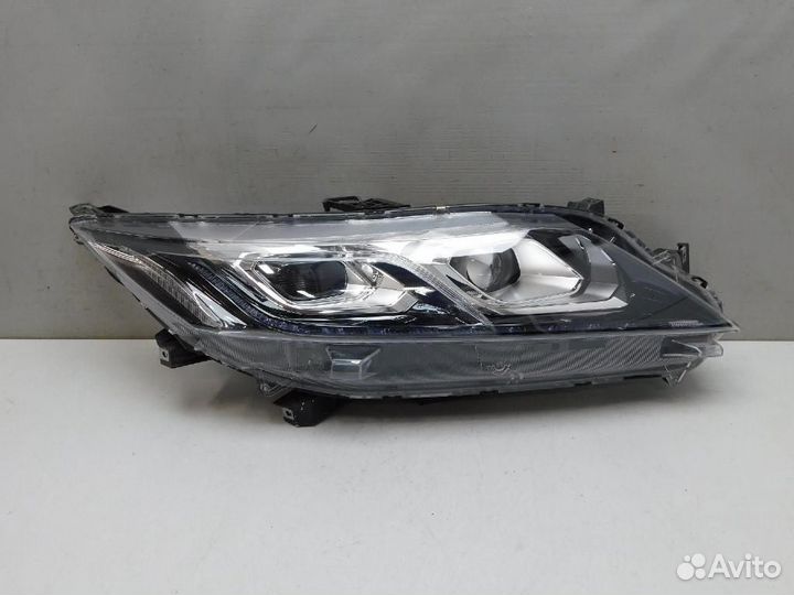 Фара правая Mitsubishi Eclipse Cross